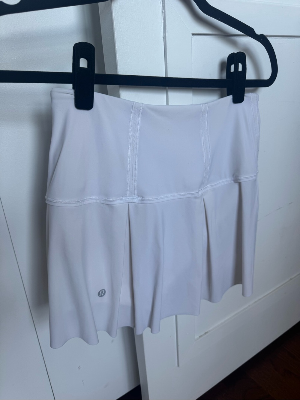 lululemon athletica White Pleated Circle Skirt sz 4